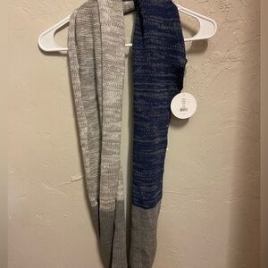 NWT Darzzi 100% Cotton Blue and Grey Infiniti Scarf